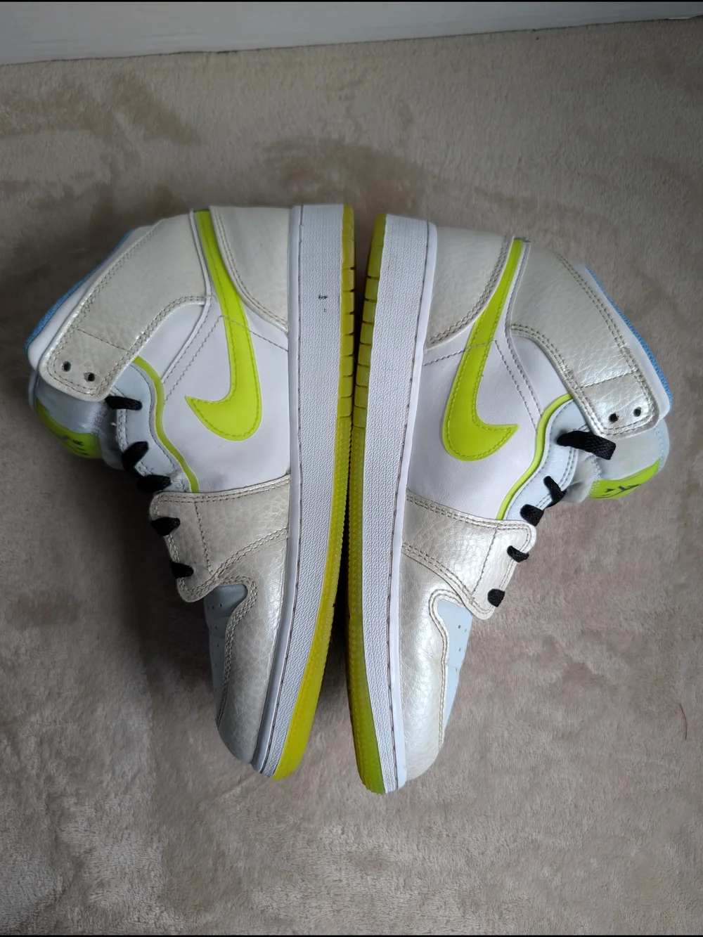 Nike Air Jordan 1 Mid SE Warped Swoosh Size 7Y
